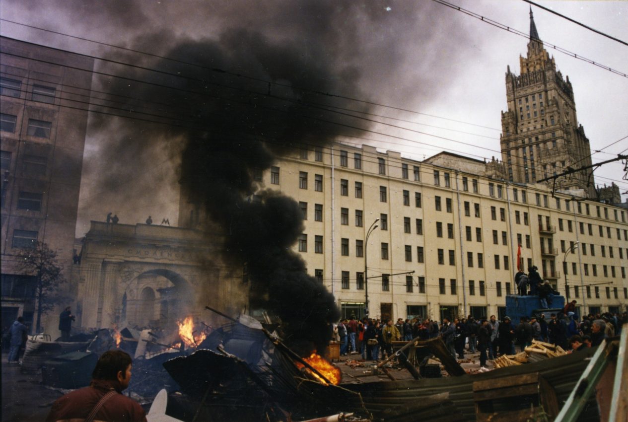 1993 обстрел белого дома: начало конца демократии в России? — Транспортная  компания «Гранд Атлантис» — перевозка сборных грузов